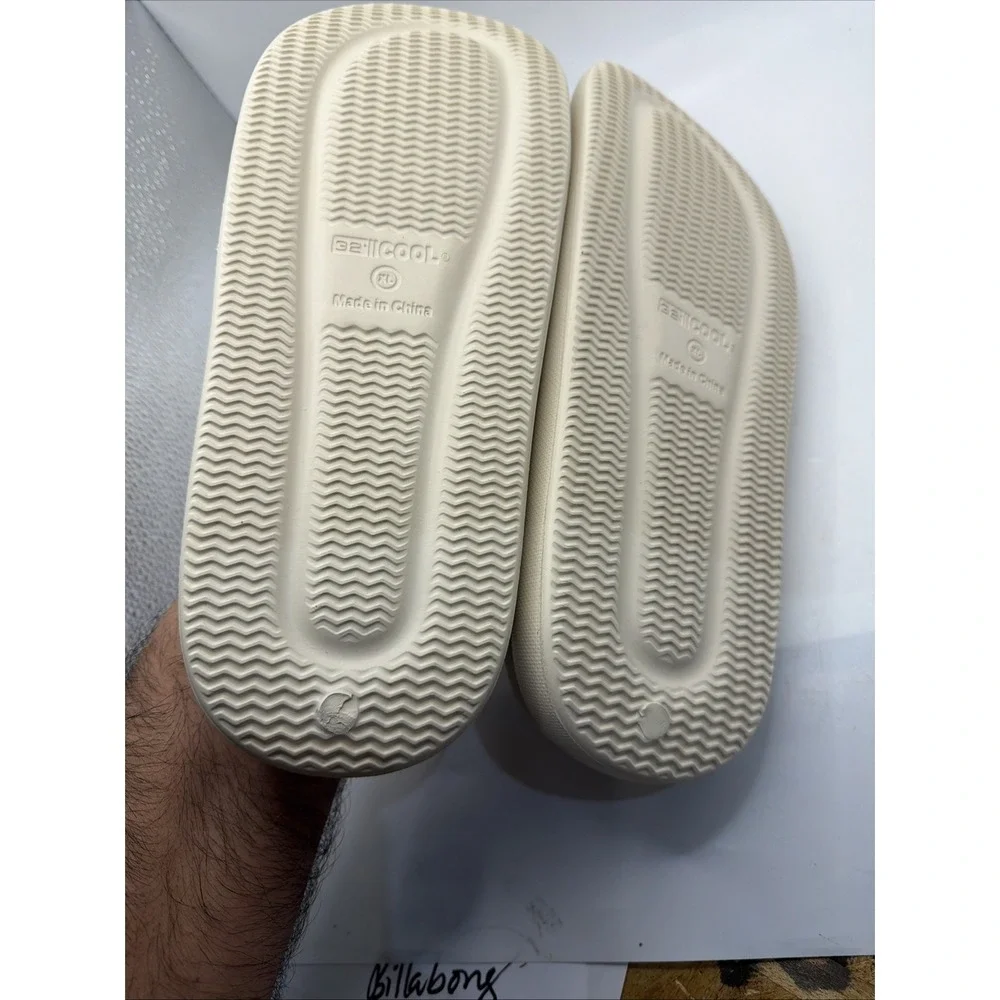 32‎ Degree Cool Cushion Slide, Wear anywhere, Size X-Large Tan. W 11-12, M 9-10